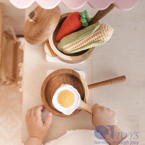 WOODEN MAHOGANY POT & PAN SET
