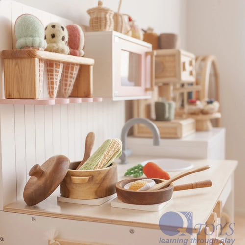 WOODEN MAHOGANY POT & PAN SET